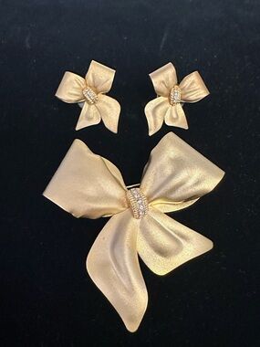 Vintage Gold Bow Earrings & Brooch Set